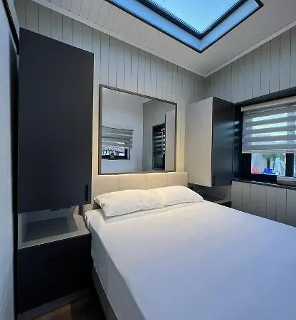 Calis Tiny House *